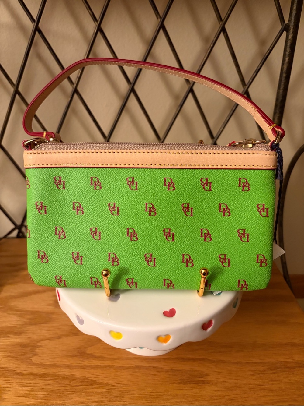 Dooney & Bourke “Greta” Slim Wristlet Nwt - Picture 2 of 5